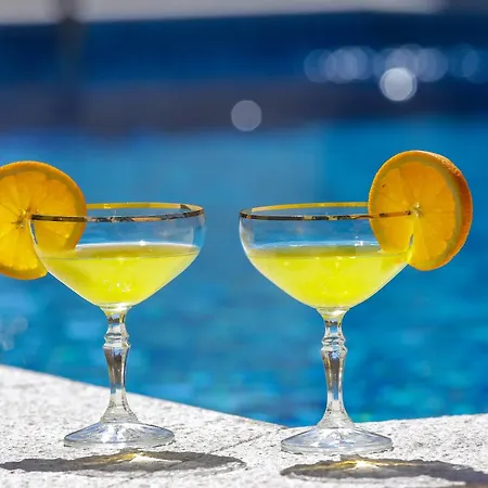 With Swimming Pool - 6128 זאדאר