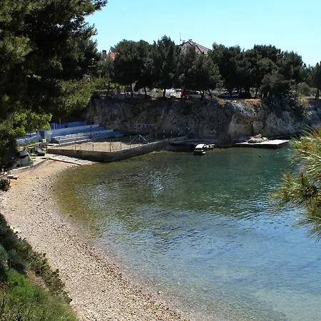 With Swimming Pool - 6128 זאדאר