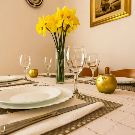 Apartment With Swimming Pool - 6128 Zadar